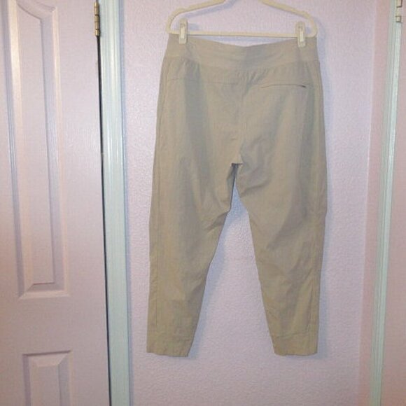 Athleta TREKKIE North JOGGER Pants Size 16 UPF High POCKETS Ripstop STRETCH Ecru - Picture 7 of 12